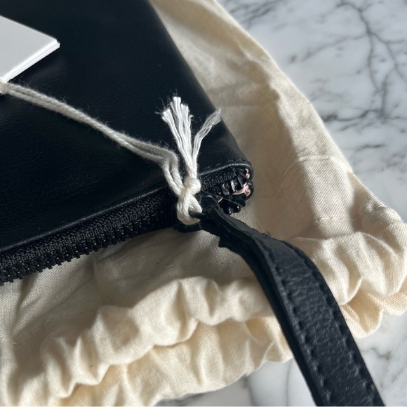 Apple Leather Clutch | Organizer | Black - Picture 7 of 8